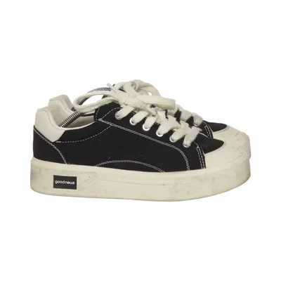Canvas shoes (Black, White) from Good News