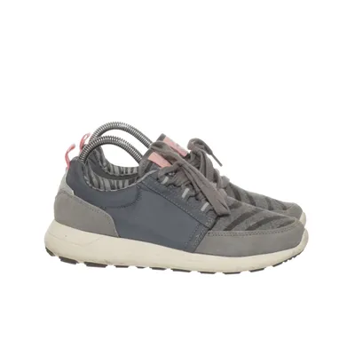 Sneakers (Grå) fra Amust