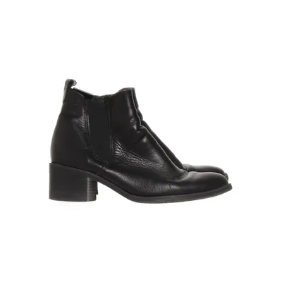 Heeled boots (Black) from Tamaris