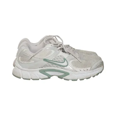 Trainers (White, Green) from Nike