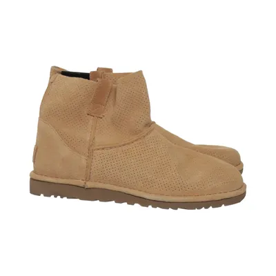 Bottines (Classic Unlined Mini Perf) de UGG Daim