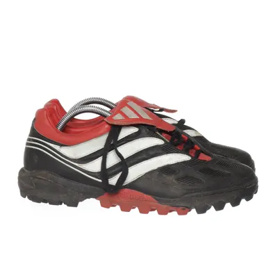 Football shoes (Black) from Adidas