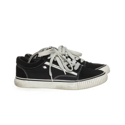 Canvas shoes (MACK) from British Knights