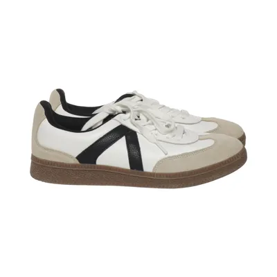 Baskets (Blanc, Noir, Beige) de Duffy