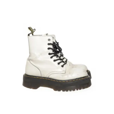 Laced boots (White) from Dr. Martens