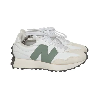 Trainingsschuhe (327) von New Balance