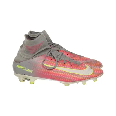 Football shoes (Mercurial Victory Vi) from Nike