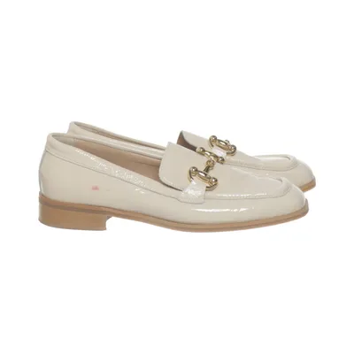 Loafers (Beige) from Bukela