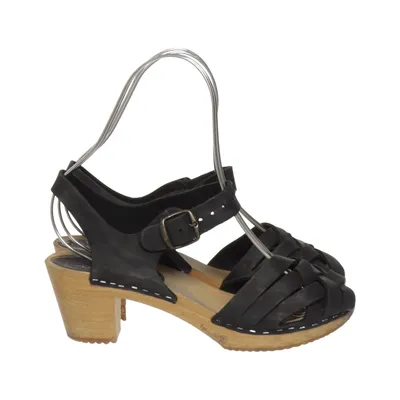 Clogs (Black) from Moheda