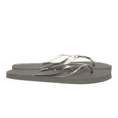 Flip-flops (Gray)