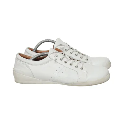 Baskets (Blanc) de Charlotte of Sweden Cuir