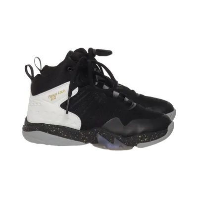 Basketball shoes (Black, White, Gray) from Tarmak