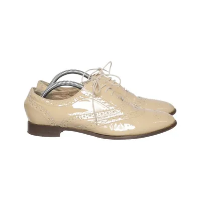Brogues (Beige) from Pat Calvin