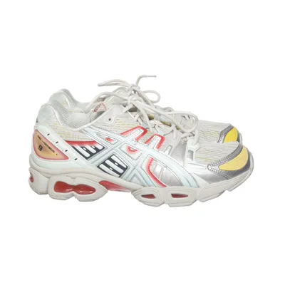 Trainers (Gray) from Asics