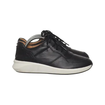 Sneakers (Black, White) from Unstructured by Clarks
