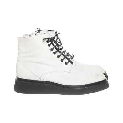 Laced boots (White) from Live+Ech