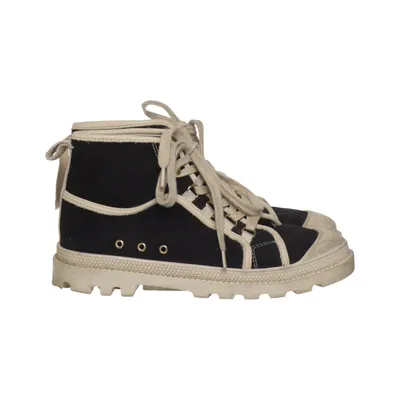 Laced boots (Black, Beige)