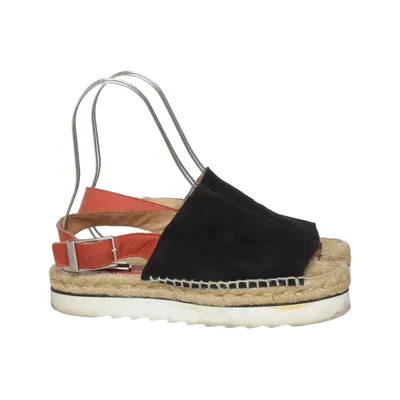 Espadrilles (Noir, Rouge, Beige) de Cuplé