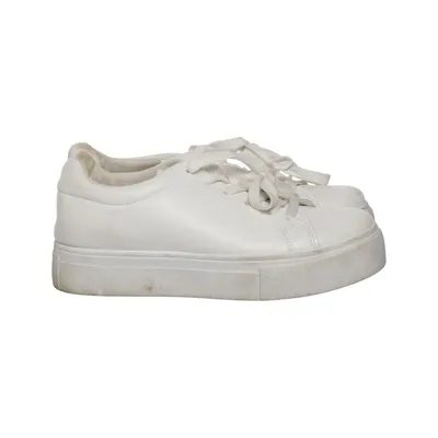 Sneakers (White) from Krush