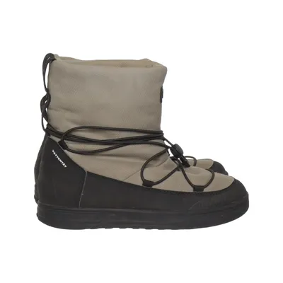 Curling boots (Beige, Black) from Kavat