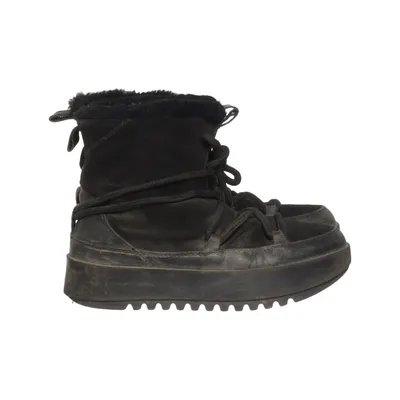 Laced boots (Black) from Canada Snow Wool