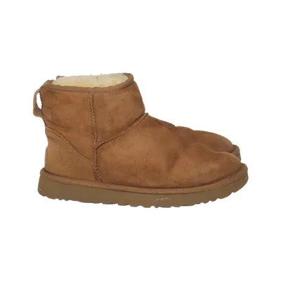 Enkellaarzen (Classic Mini II ) van UGG Suède