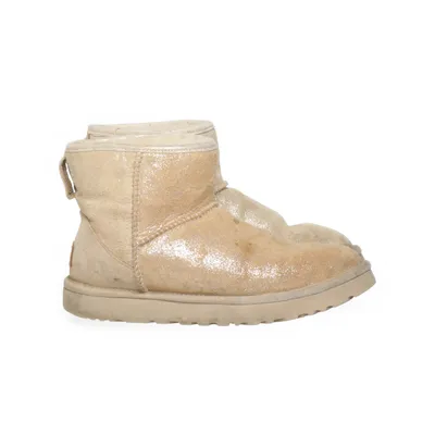 Boots (Classic Mini) från UGG Skinn