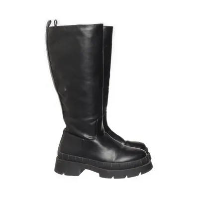 Boots (CHALLENGE 4) from Challenge