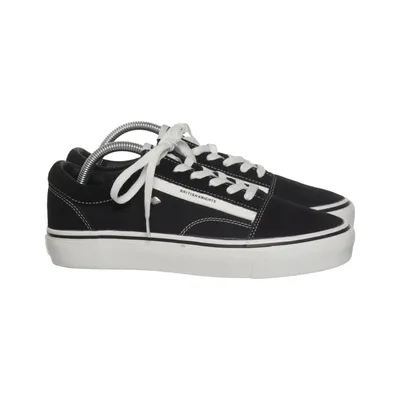 Sneakers (Black, White) from British Knights