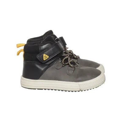 Boots (Grau, Schwarz) von Junior League