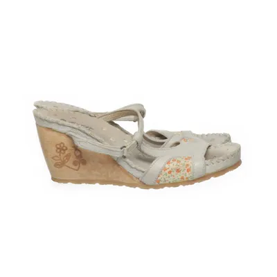 Wedges (Beige) from The Art Company