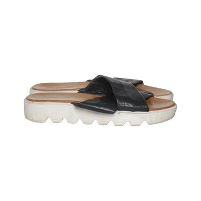 Slip-ins (Zwart, Wit) van Inuovo Leer