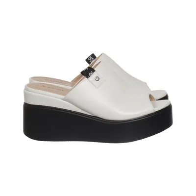 Slip-ins (White, Black) from Seastar Blue