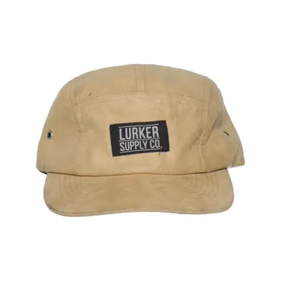 Pet (Beige) van Lurker Supply Co