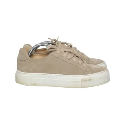 Sneakers (Beige) from Springyard