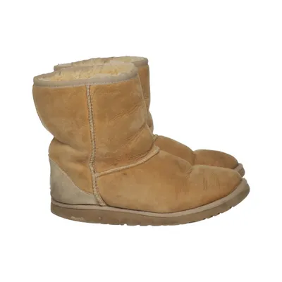 Boots (Classic Mini) von UGG