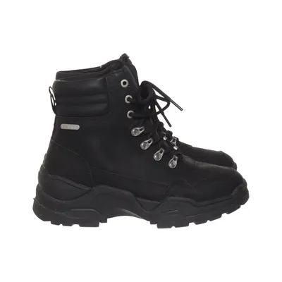 Bottes à lacets (Noir) de Linear of Sweden