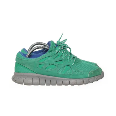 Trainers (Green) from Nike