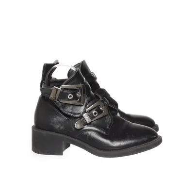 Enkellaarzen (Zwart) van Lucky Shoes