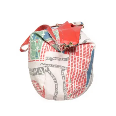 Axelremsväska (Flerfärgad) från Svenskt Tenn