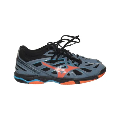 Trainers (Gray, Black, Red) from Mizuno