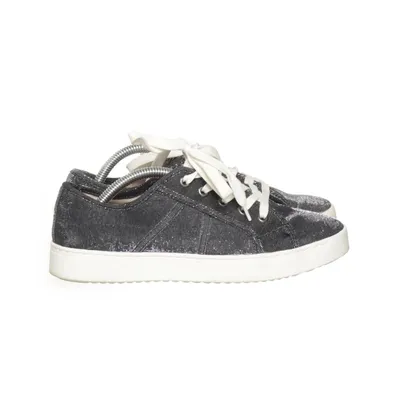Sneakers (Black) from Kim Kay