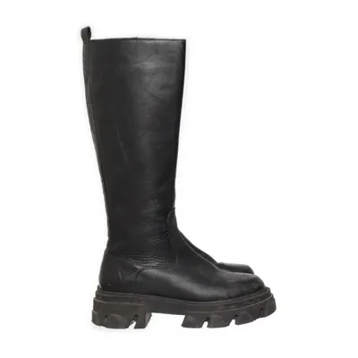 Boots (Black) from Pavement