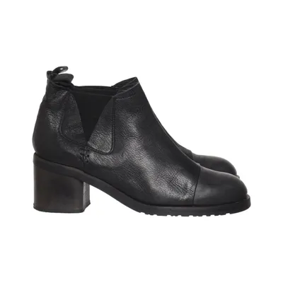 Chelsea boots (Black) from Lili Mill