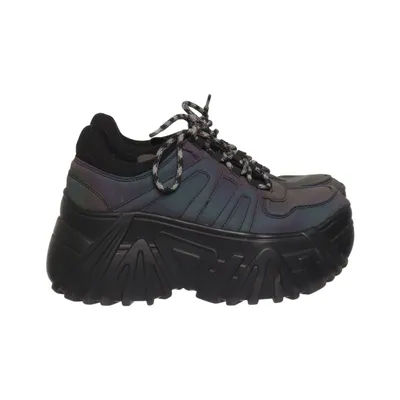 Sneakers (Sn3aker) van Bershka