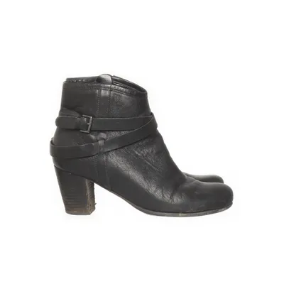 Ankle boots (Black) from Mediroyal