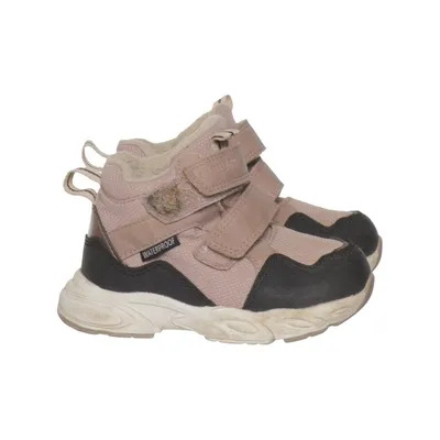 Bottines (Rose, Noir) de Linear of Sweden