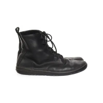Laced boots (Black) from Vivobarefoot