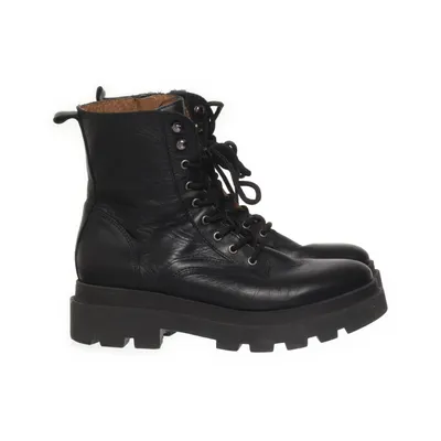 Laced boots (Black) from DWARS Leather