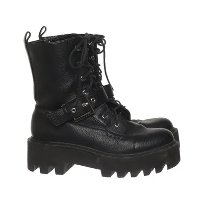 Kängor (Buckled Combat Boots) från NA-KD